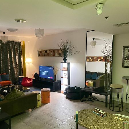 Travelers Backpackers Hostel Dubai Exterior photo