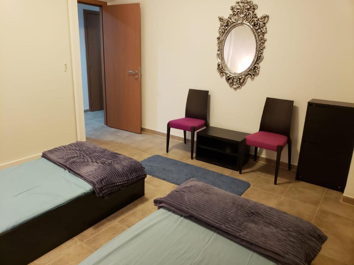 Travelers Backpackers Hostel Dubai Exterior photo