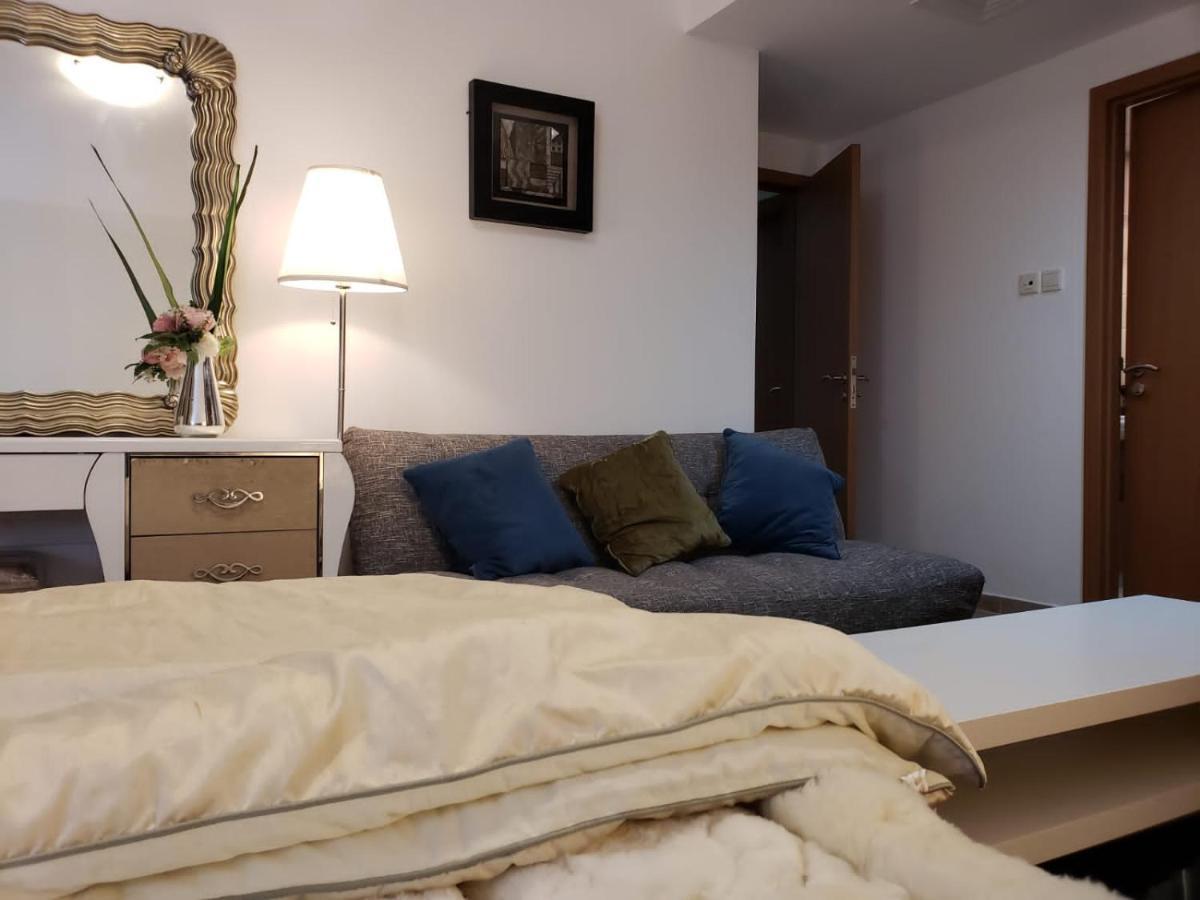 Travelers Backpackers Hostel Dubai Exterior photo
