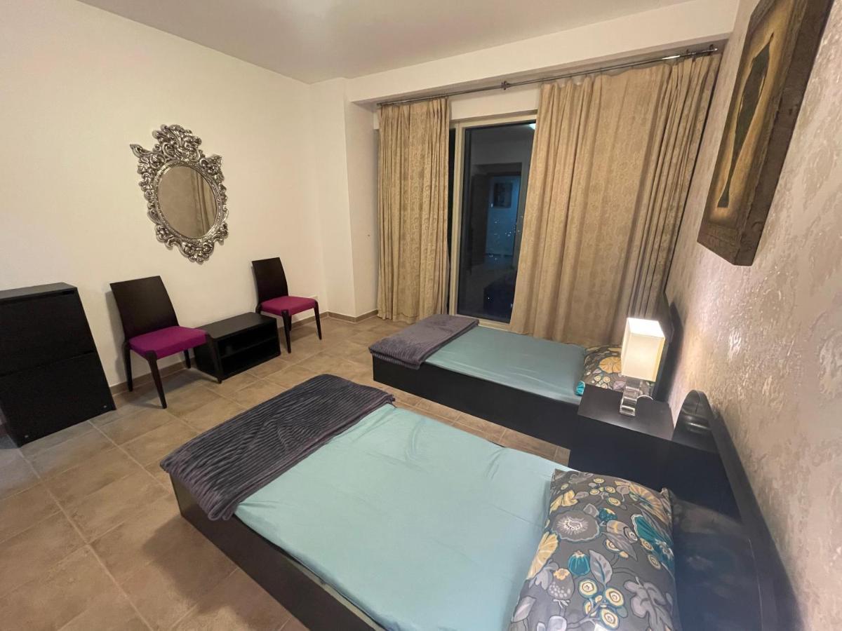 Travelers Backpackers Hostel Dubai Exterior photo