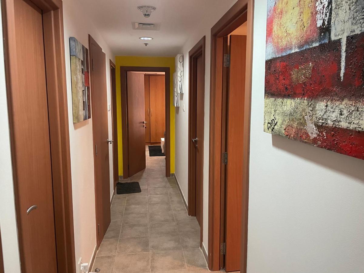 Travelers Backpackers Hostel Dubai Exterior photo