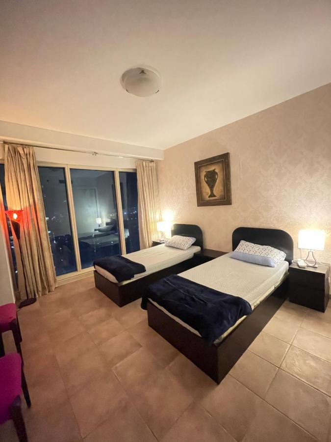 Travelers Backpackers Hostel Dubai Exterior photo